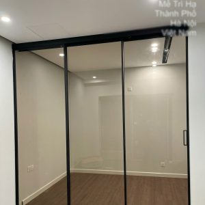CỬA LÙA SLIM KÍNH MÀU TRÀ TẠI HÀ NỘI