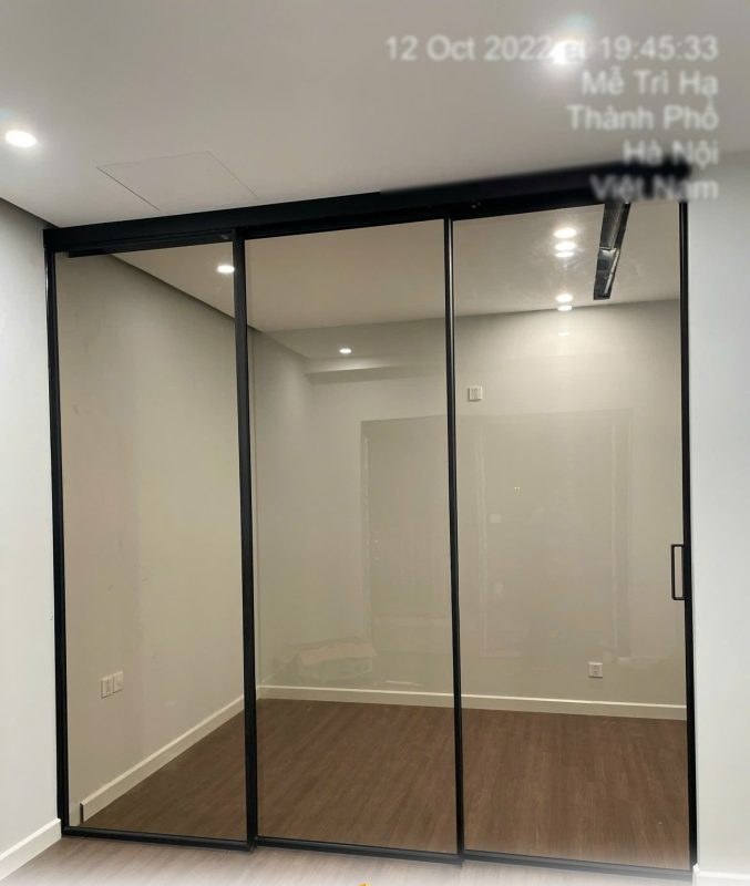 CỬA LÙA SLIM KÍNH MÀU TRÀ TẠI HÀ NỘI