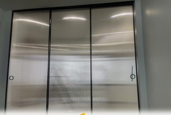 Cửa Lùa Slim Kính Sóng Tại Hà Nội